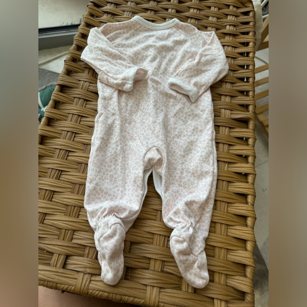 Lively Mew Born Soft Pink Patterned Kids Footie